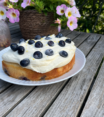 Blåbærkage med citron og hvid chokoladecreme