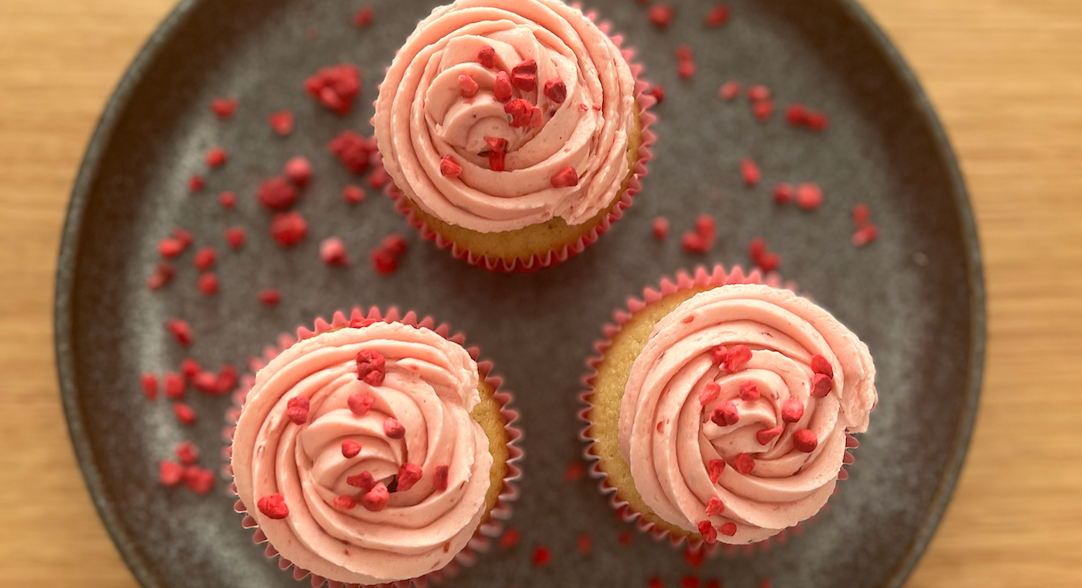 Cupcakes med hindbærfrosting