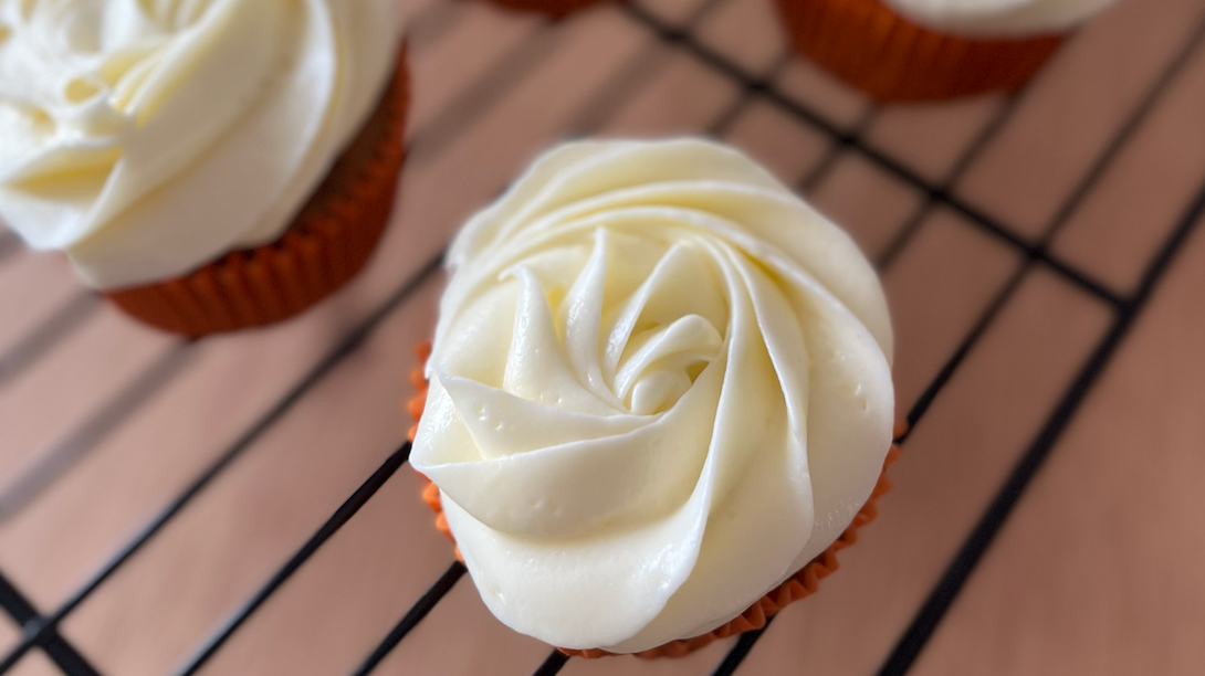 Gulerodscupcakes med flødeostecreme